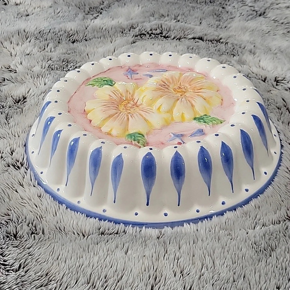 Vintage Ceramic Jello Mold Flowers White Pink with Yellow Daisys Wall Decor - Picture 3 of 8